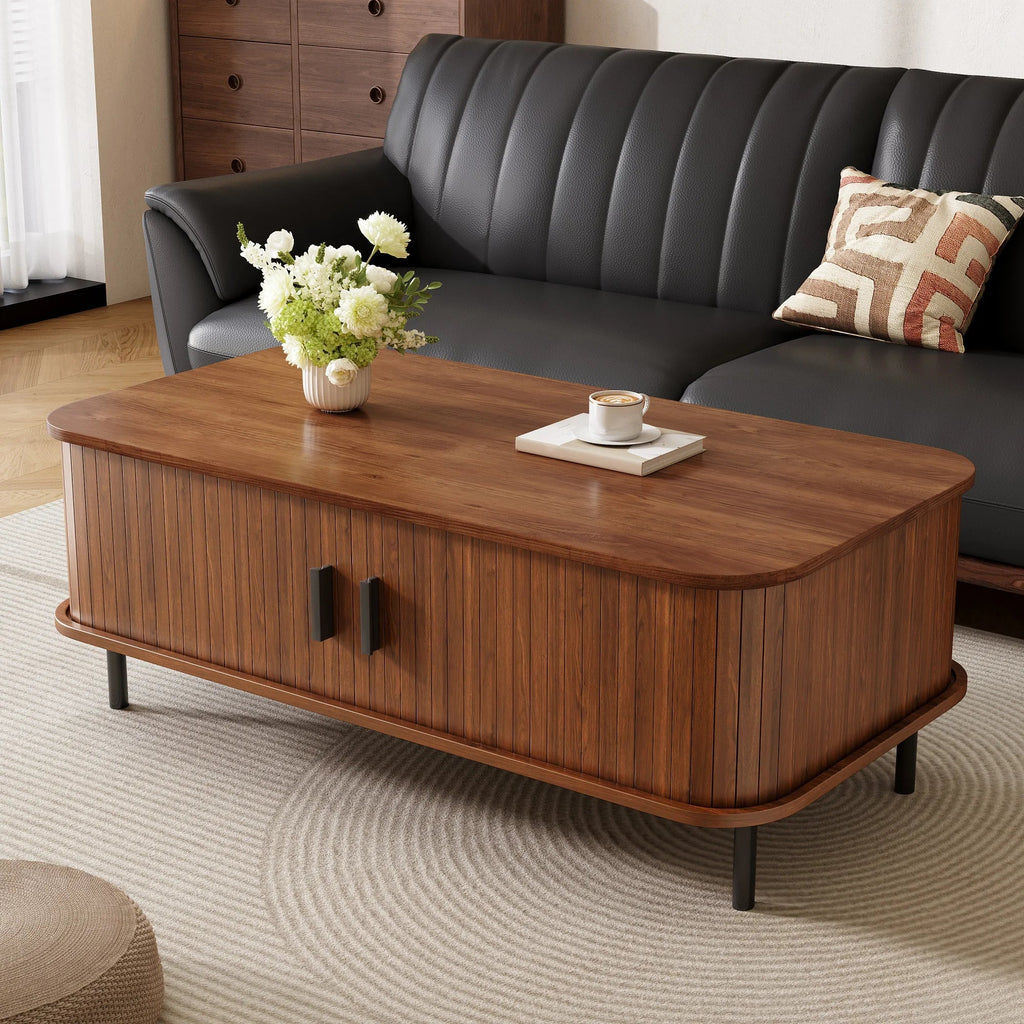 Table basse rectangulaire couleur noyer 120 cm à lattes avec portes coulissantes et rangement – vue 6