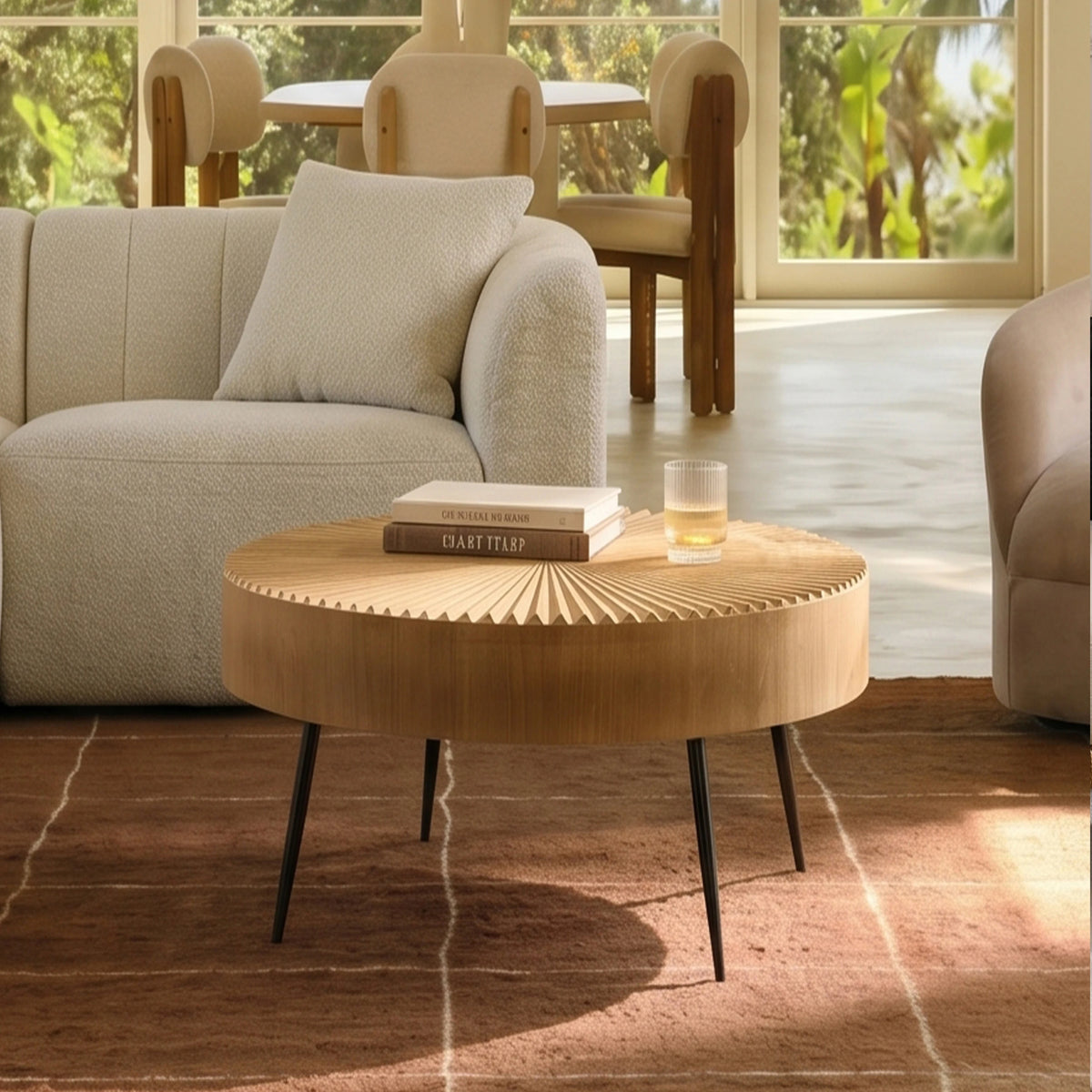 Table basse ronde 60 cm en bois sculpté motif soleil, pieds métal noir – vue 3